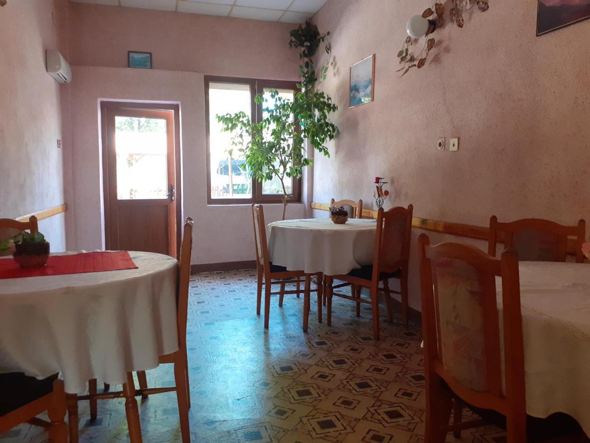 Guest House Edelvais Dve Mogili Luaran gambar
