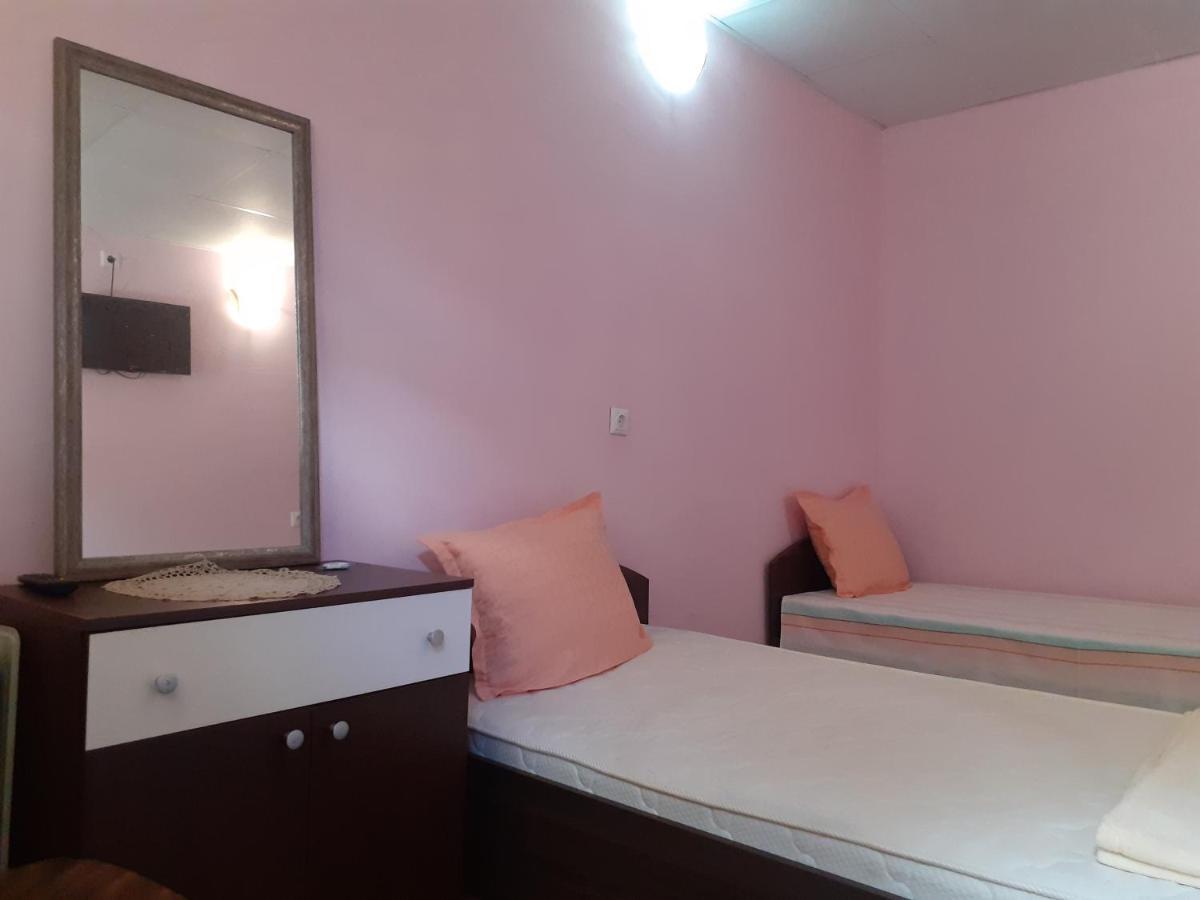 Guest House Edelvais Dve Mogili Luaran gambar